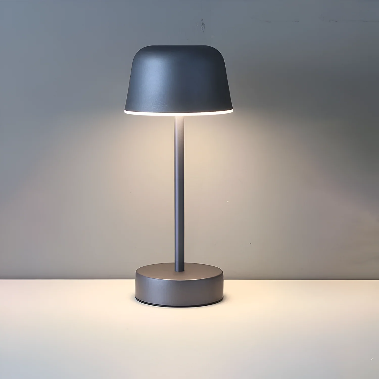 RetroLED - Wireless LED Table Lamp in Retro Design - Image 7