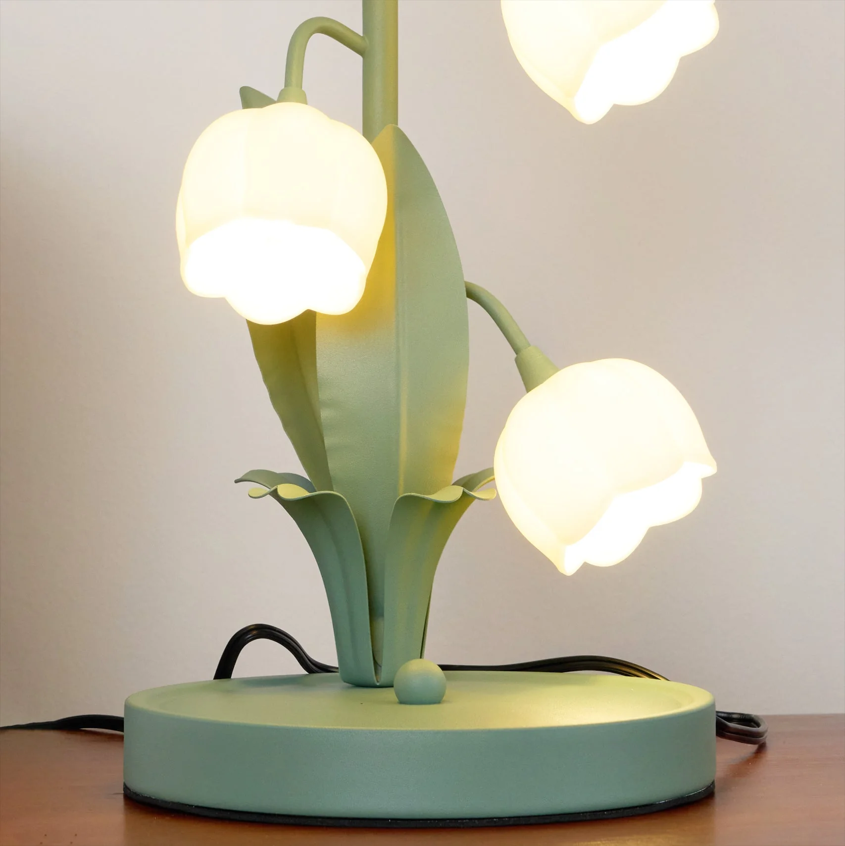 Table lamp with a bell orchid - Image 8