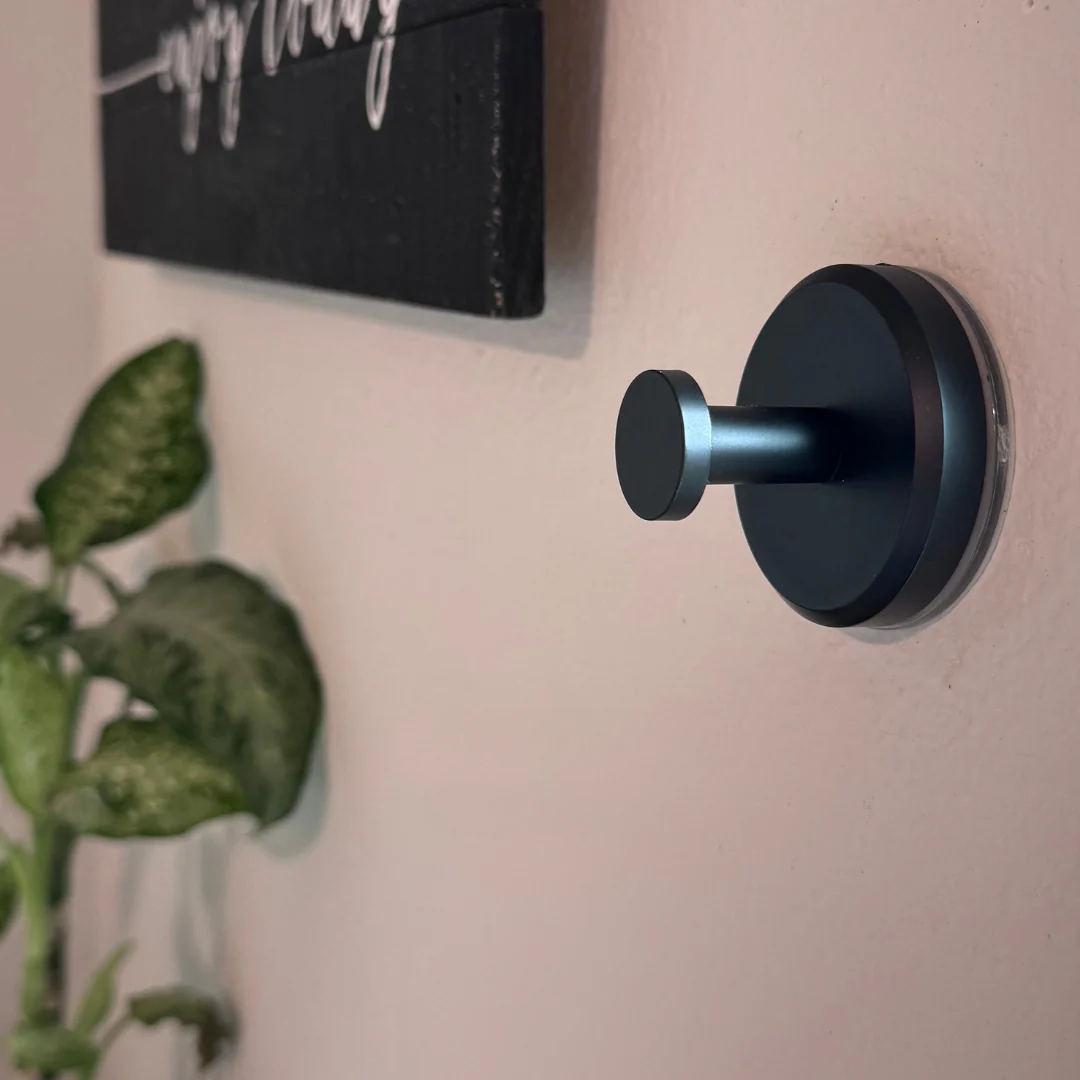Ultra-Adhesive, Repositionable Suction Cup Hook - Image 6