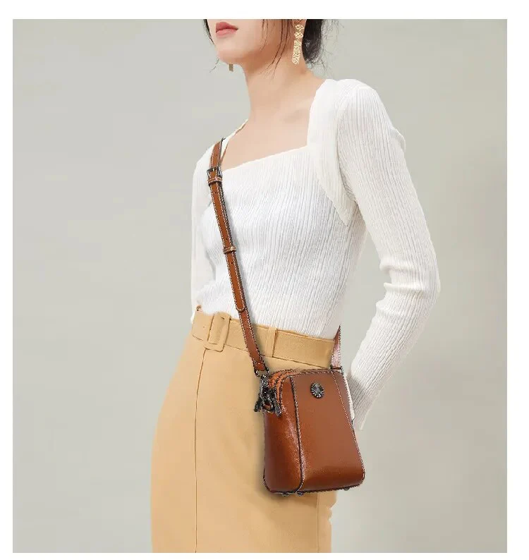 VeraLoft™ Crossbody — Effortless Style and Freedom to Move Hands-Free - Image 5